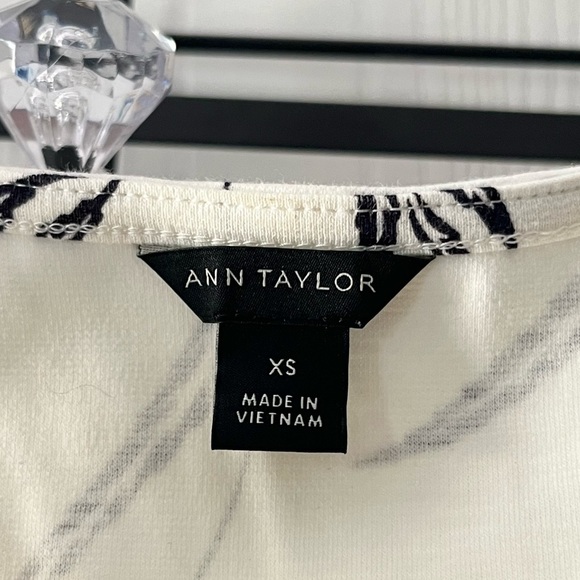 Ann Taylor Black and White Pineapple Tank Top - Picture 7 of 8